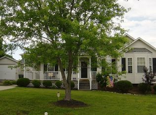 11 Courtney Dr, Thomasville, NC 27360