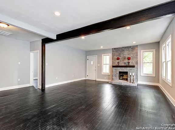 5th image of 2035 W Gramercy Pl