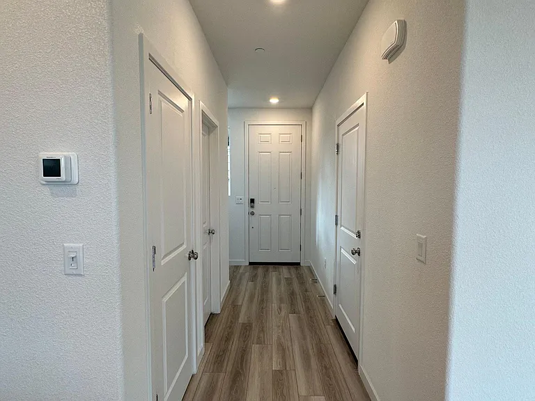 4405 Neptune Cir — Photo 17