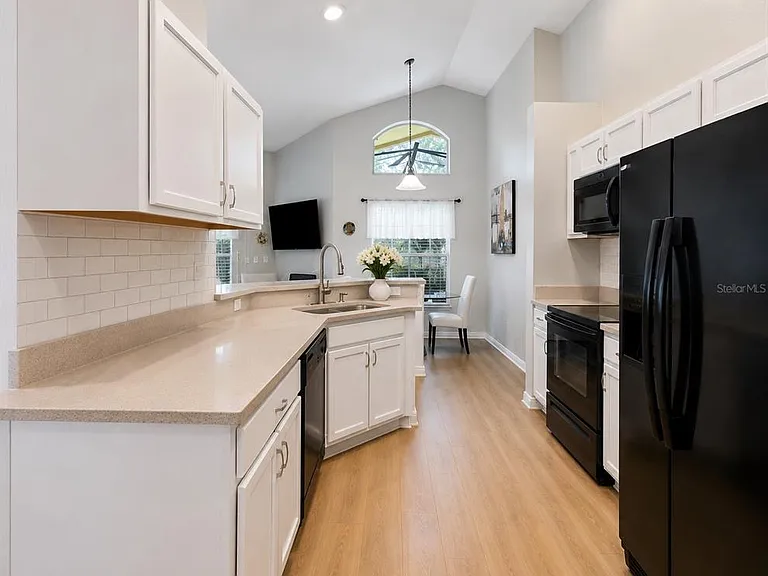 2520 Dharma Cir — Photo 6