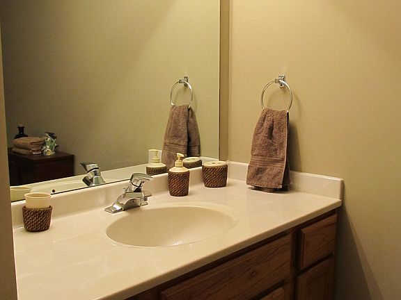 4th image of 14950 Lenox Dr #550
