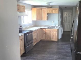 2 Lawrence Rd, Derry, NH 03038