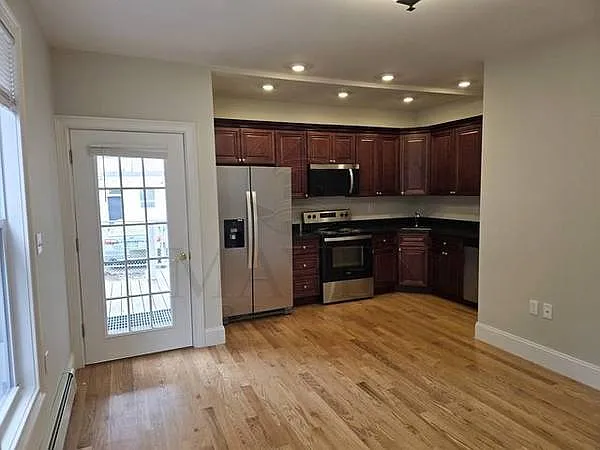 Building Photo - 60 Hawthorne St #2