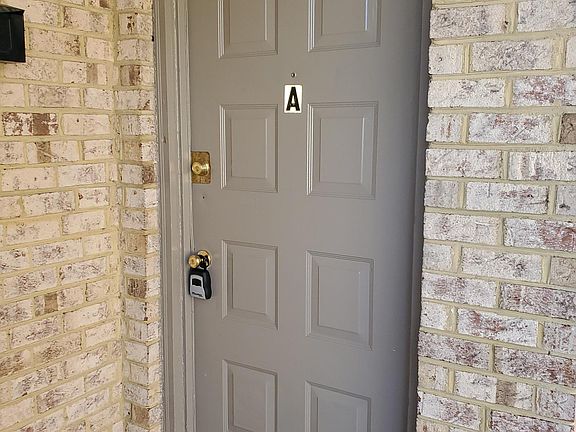 4th image of 3100 Omohundro Ave #A