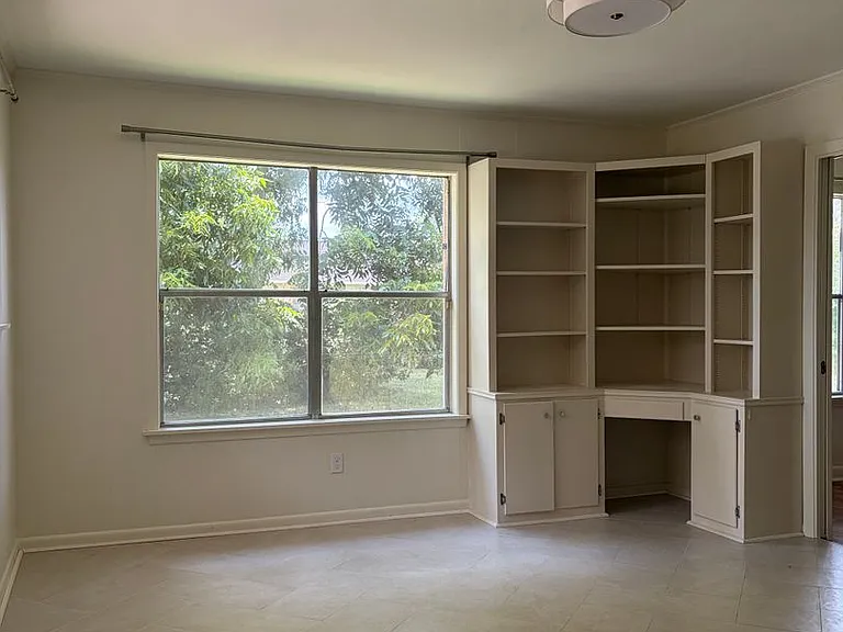 509 Alonda Dr — Photo 2