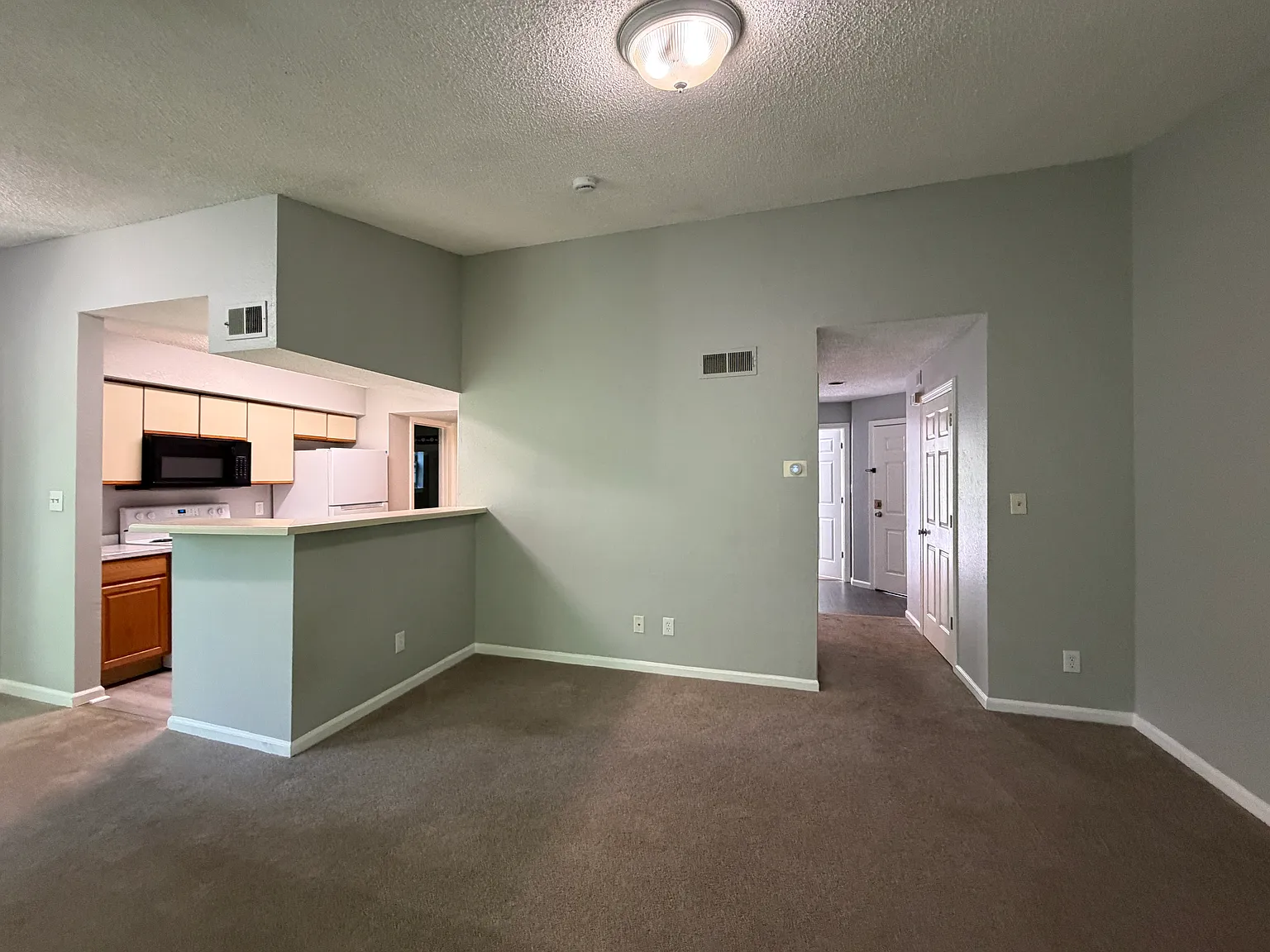 2 bed, $1,550 — Photo 3