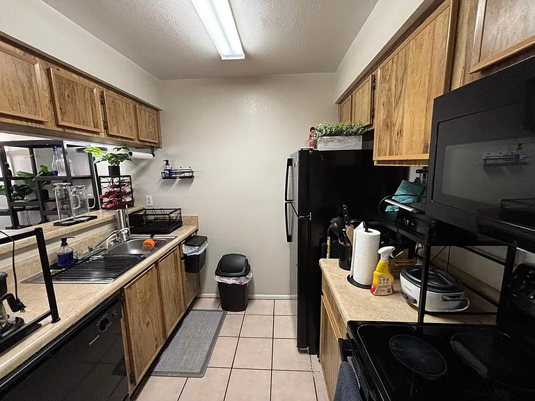 Hanging Moss Cir — Photo 5