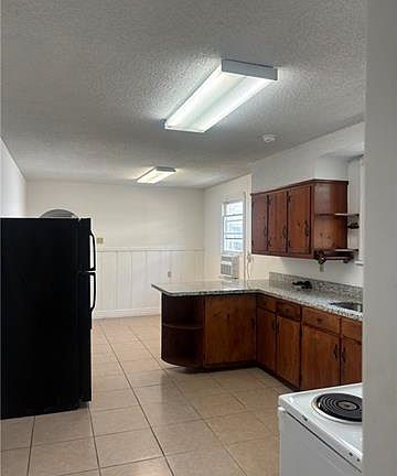 5th image of 1628 Bartholomew St