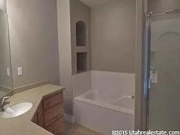 2741 N Garden Dr — Photo 11
