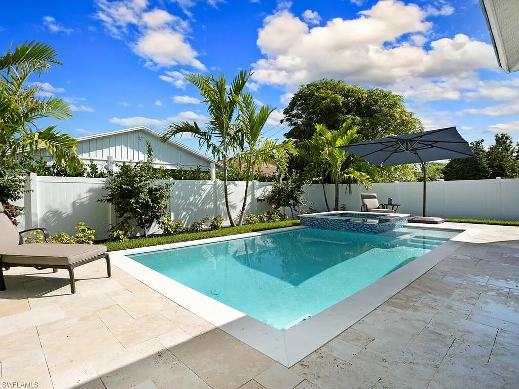 3 bed, 2.0 bath, 1981 sqft, $4,150 — Photo 1