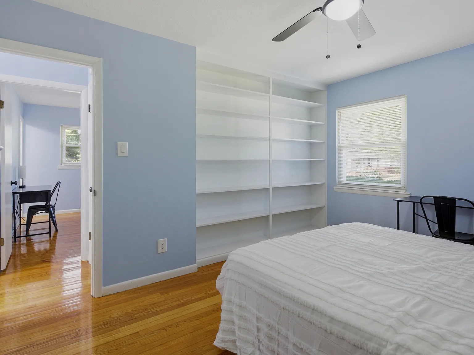 1829 Martindale Drive - 3-Large Room w/shared Bath — Photo 4