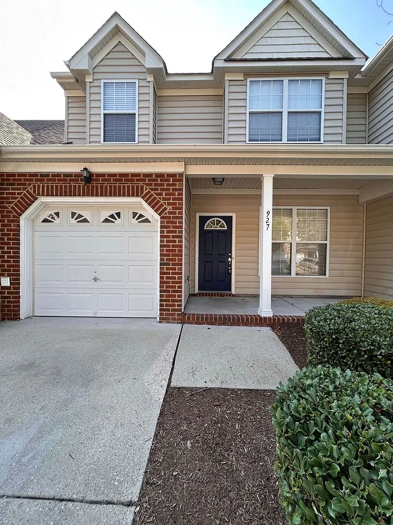 Now Available Spacious 3-Bedroom in VB — Photo 1