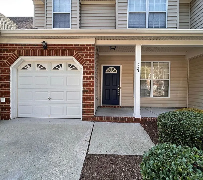 927 Hunley Dr