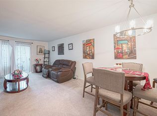 3075 Walnut Bend Ln APT 28, Houston, TX 77042