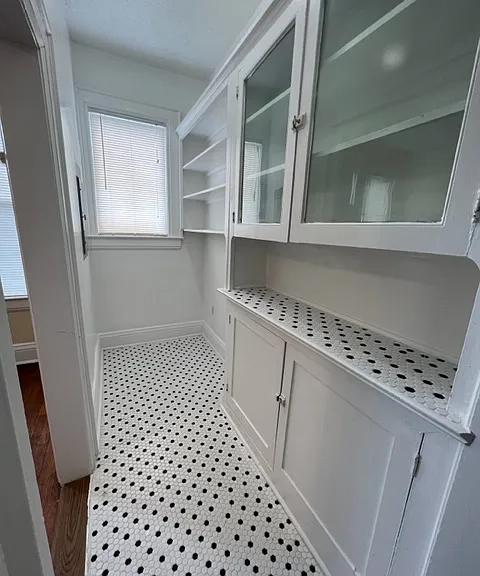 1637 Quarrier St — Photo 12