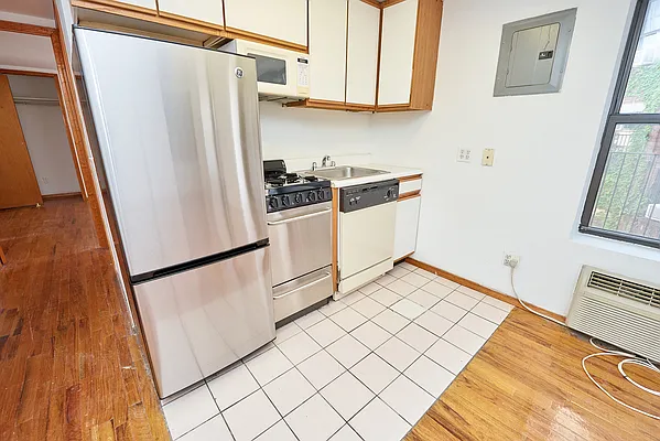 Rented by Genik Group Corp | media 15