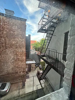 Rented by Mdays Realty | media 7