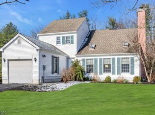 12 Hampton Ct, Basking Ridge, NJ 07920