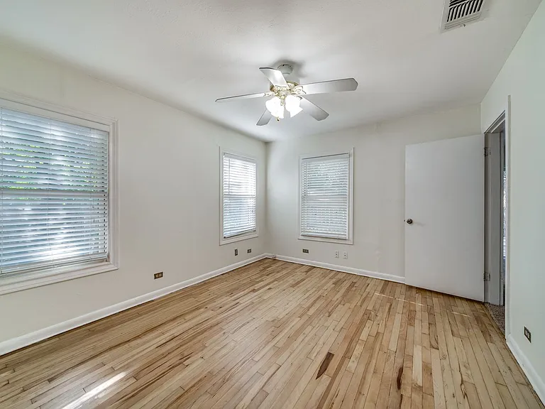 136 Harmon Dr — Photo 15