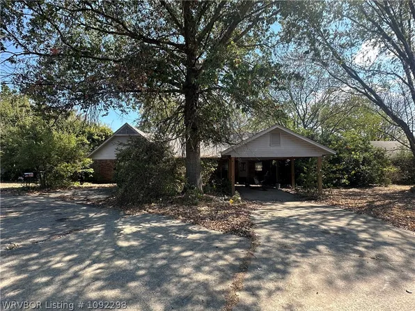 304 Bayless, Wister, OK 74966