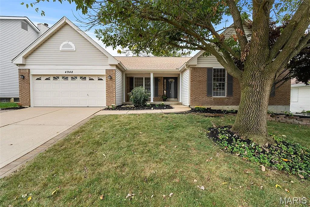4948 Crosswood Dr photo 1