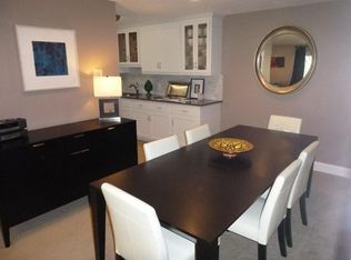6 Post Oak Ln APT 10, Natick, MA 01760