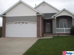 2208 Hedgeapple Rd, Plattsmouth, NE 68048