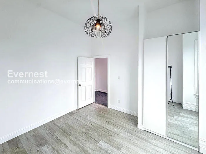 905 Pine St — Photo 13