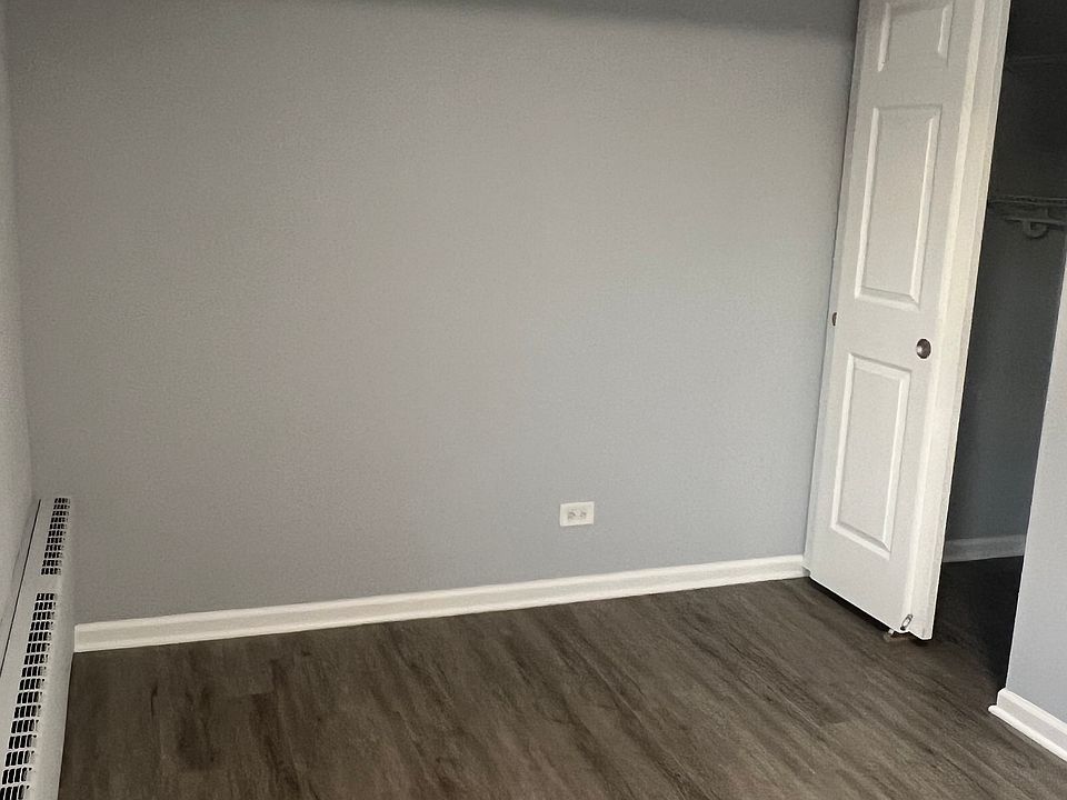 1st image of 392 Executive Dr #104