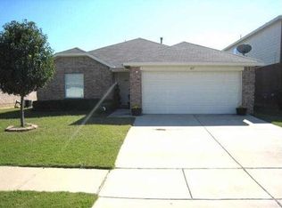 417 Pineview Ln, Fort Worth, TX 76140