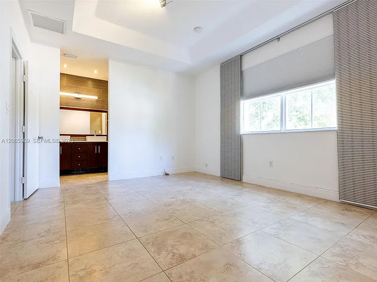 11406 NW 76th Ter #11406 — Photo 18