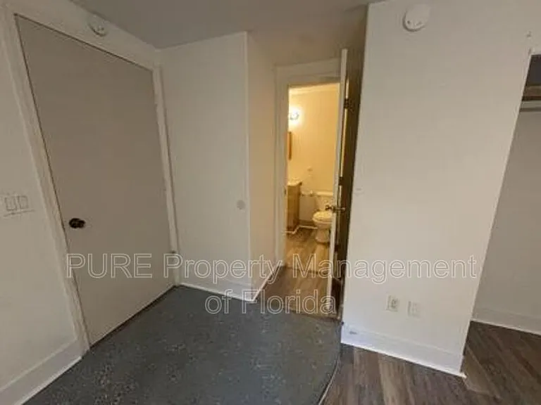 595 NW 100th St #B — Photo 22