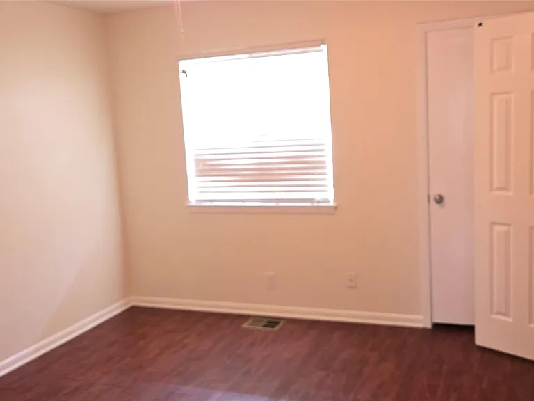 8811 Dawnridge Cir #102 — Photo 10