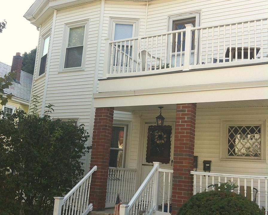 Stately 1920 Victorian - Top Loc