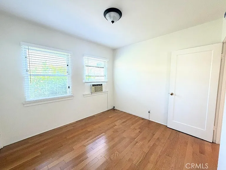 141 N Kenwood St #B — Photo 7