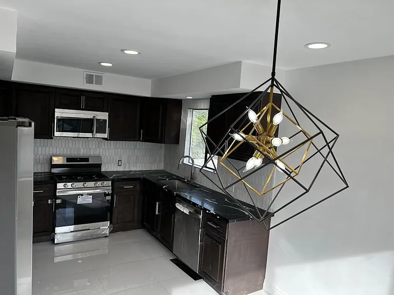 7705 Romaine St #4 — Photo 2