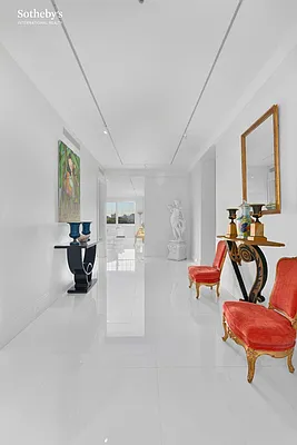 Sold by Sotheby's International Realty | media 6