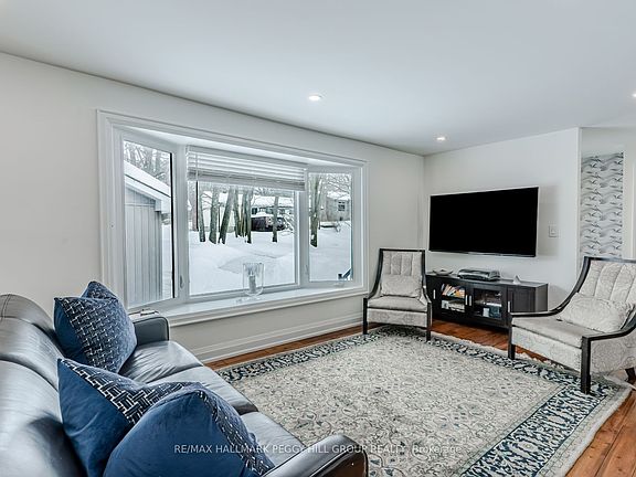 3rd image of 1127 Sunnidale Rd