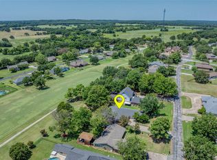 310 Navajo Trl, Lake Kiowa, TX 76240