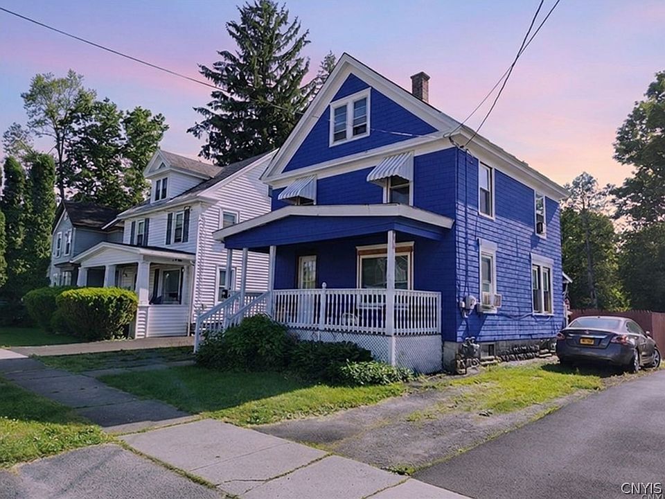 1st image of 402 Riverside Dr