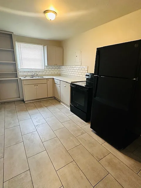 1 bed, $990 — Photo 3