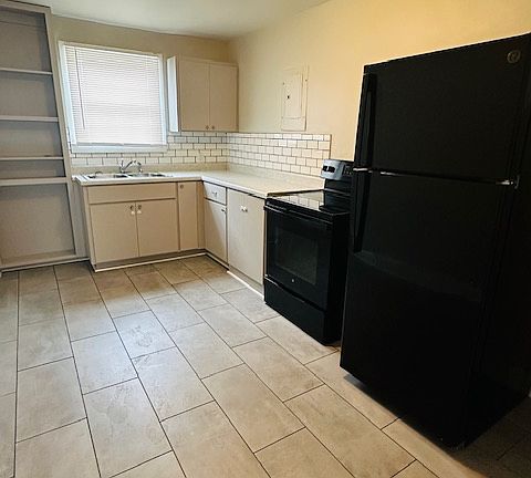 4th image of 202 W 2nd Ave APT 1