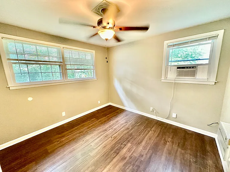 1905 Fern Dr — Photo 6