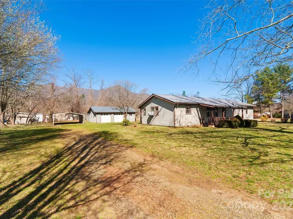 145 Jaybird Ln, Waynesville, NC 28785