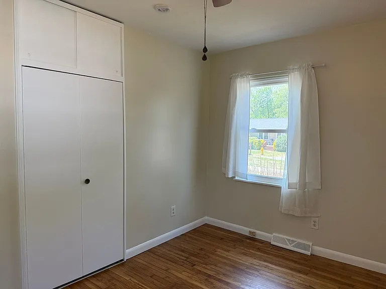 725 Ridge Rd — Photo 9