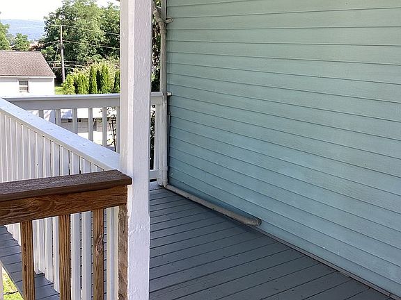 4th image of 319 Fairview Ave #2