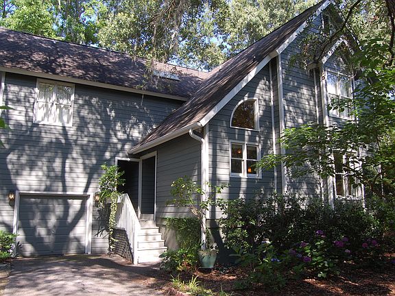 10 Minutes from Downtown