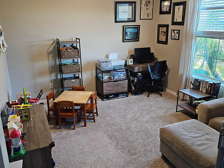 Bonus Room Office/Den
