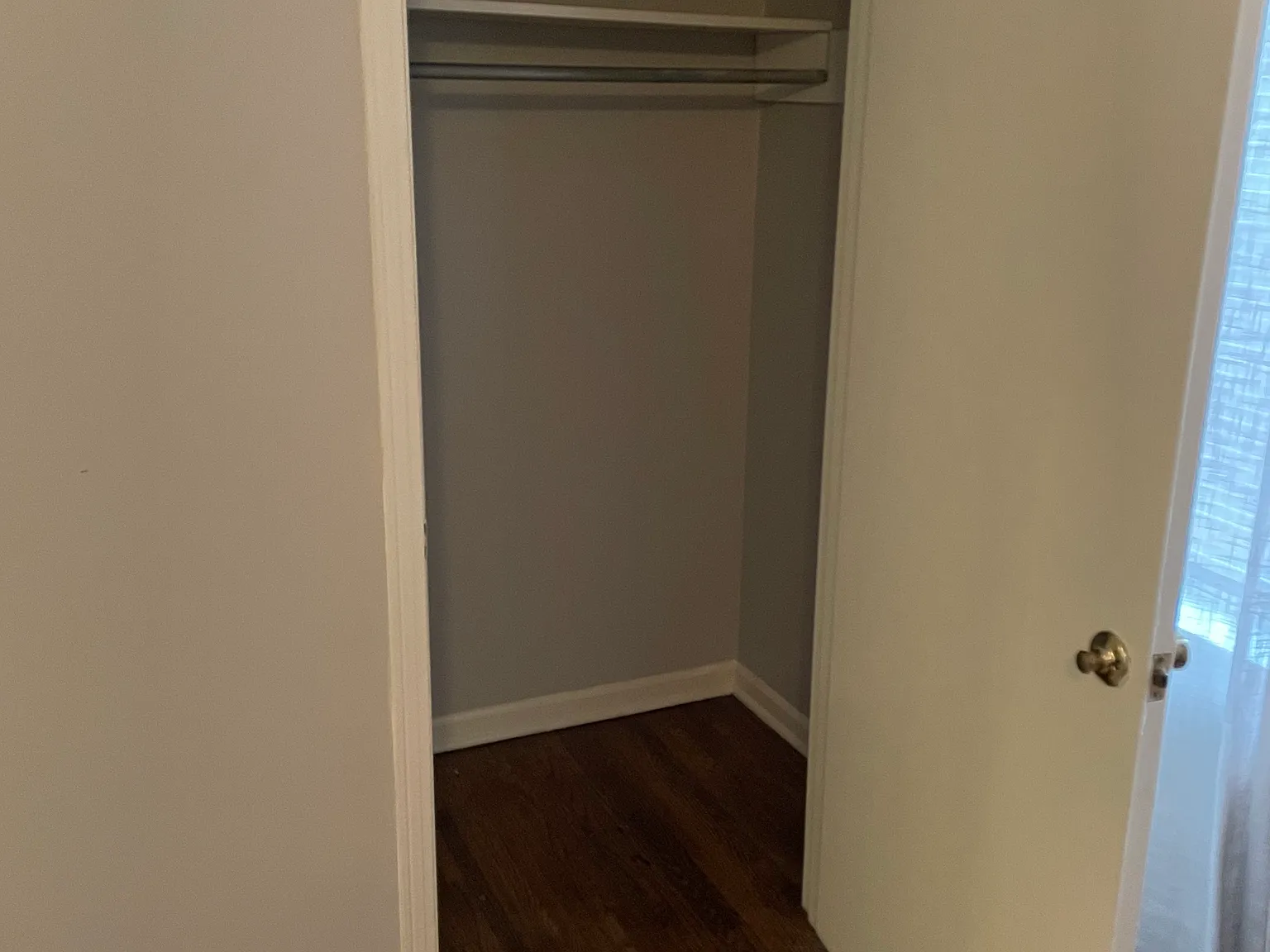 2 bed, 1.0 bath, $900 — Photo 4