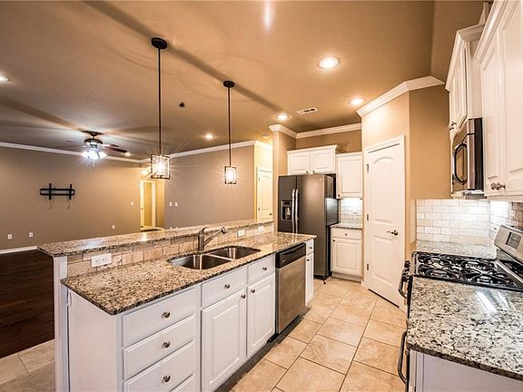 4th image of 2925 W Featherock Way